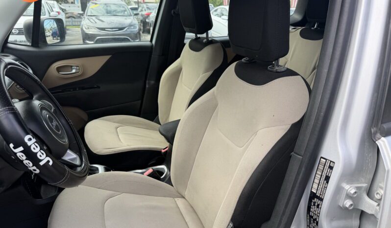 
								2015 Jeep Renegade Sport full									