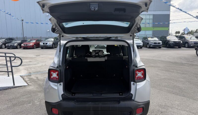 
								2015 Jeep Renegade Sport full									