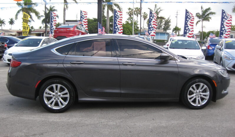 
								2015 Chrysler 200 Limited full									