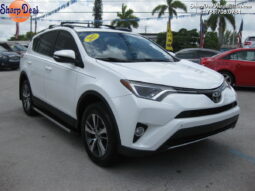 
										2017 Toyota RAV4 XLE full									