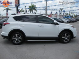 
										2017 Toyota RAV4 XLE full									