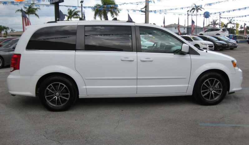 
								2017 Dodge Grand Caravan SXT Wagon full									