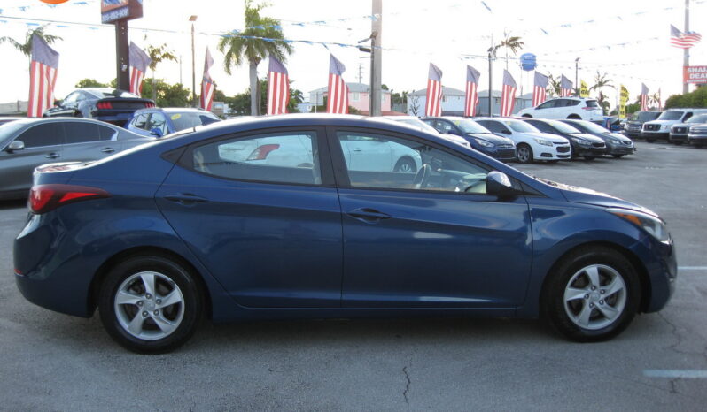 
								2015 Hyundai Elantra SE full									