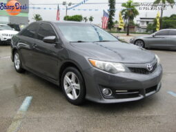 
										2014 Toyota Camry SE full									