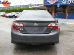 
										2014 Toyota Camry SE full									