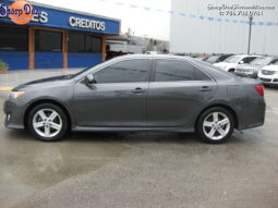 
										2014 Toyota Camry SE full									