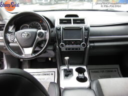 
										2014 Toyota Camry SE full									