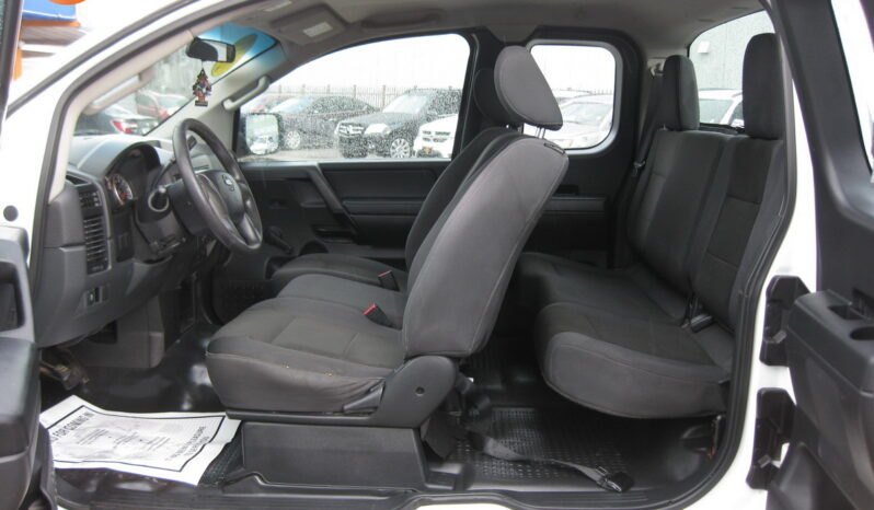 
								2013 Nissan Titan S full									