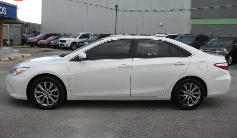 
								2015 Toyota Camry XLE full									