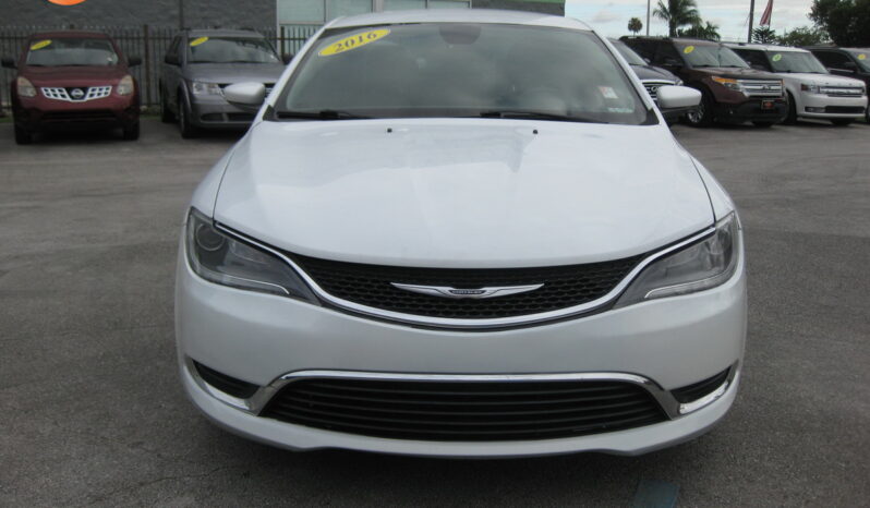 
								2016 Chrysler 200 Limited full									