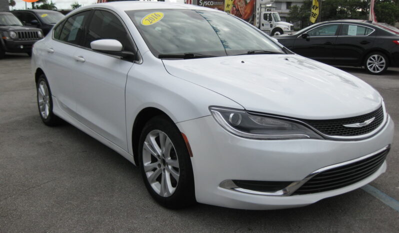 
								2016 Chrysler 200 Limited full									