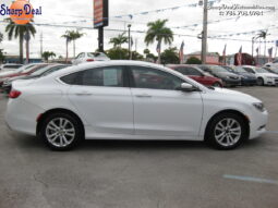 
										2016 Chrysler 200 Limited full									