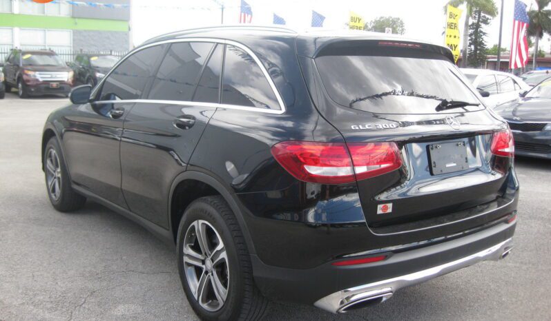 
								2016 Mercedes-Benz GLC 300 full									