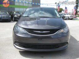 
										2020 Chrysler Voyager LX full									