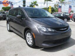 
										2020 Chrysler Voyager LX full									