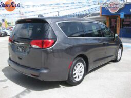 
										2020 Chrysler Voyager LX full									