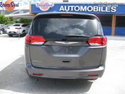 
										2020 Chrysler Voyager LX full									