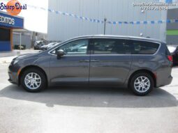 
										2020 Chrysler Voyager LX full									