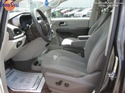 
										2020 Chrysler Voyager LX full									