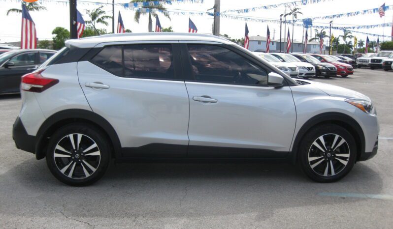 
								2020 Nissan Kicks SV full									