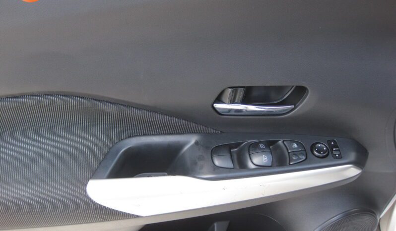 
								2020 Nissan Kicks SV full									