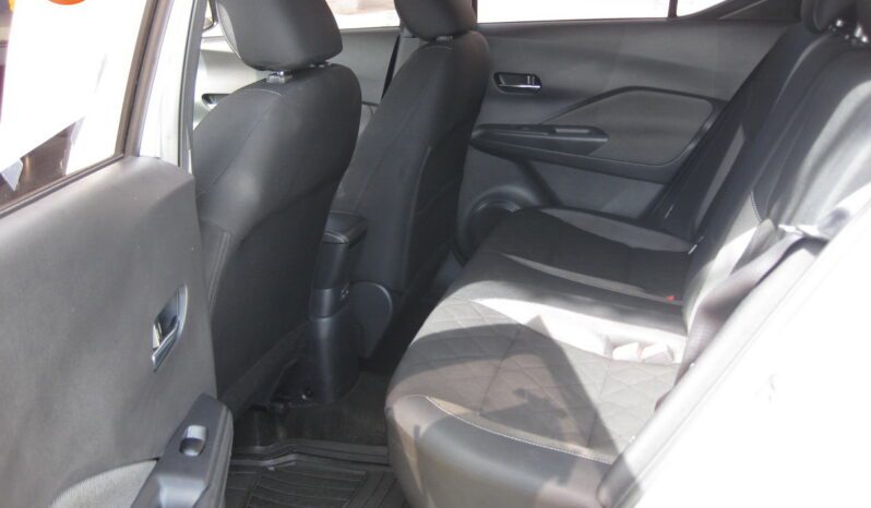 
								2020 Nissan Kicks SV full									