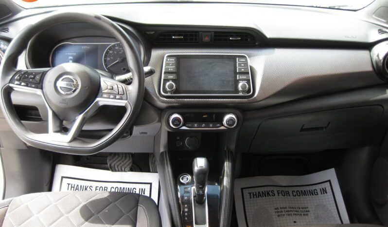 
								2020 Nissan Kicks SV full									