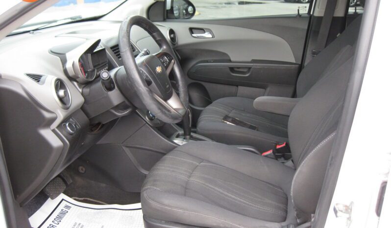 
								2016 Chevrolet Sonic LT Auto full									