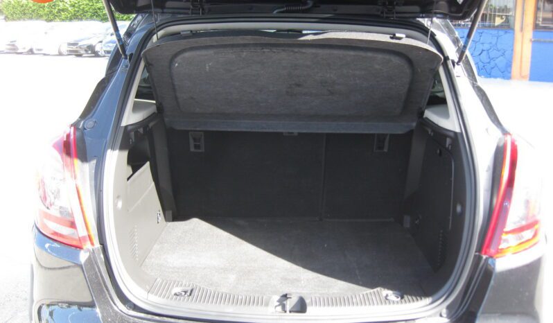 
								2019 Buick Encore Preferred full									