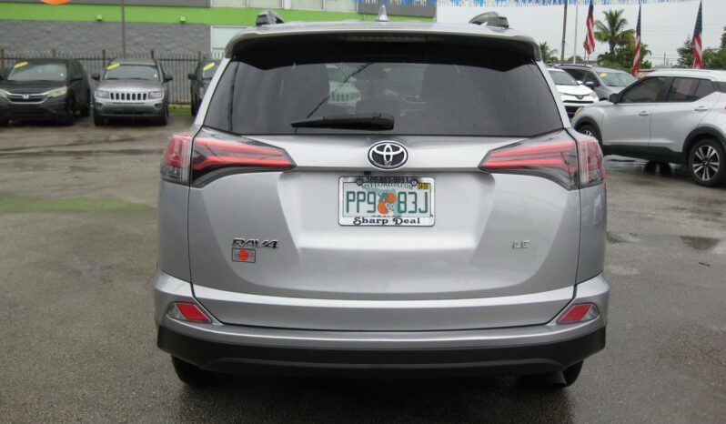 
								2017 Toyota RAV4 LE full									