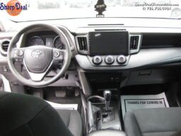
										2017 Toyota RAV4 LE full									