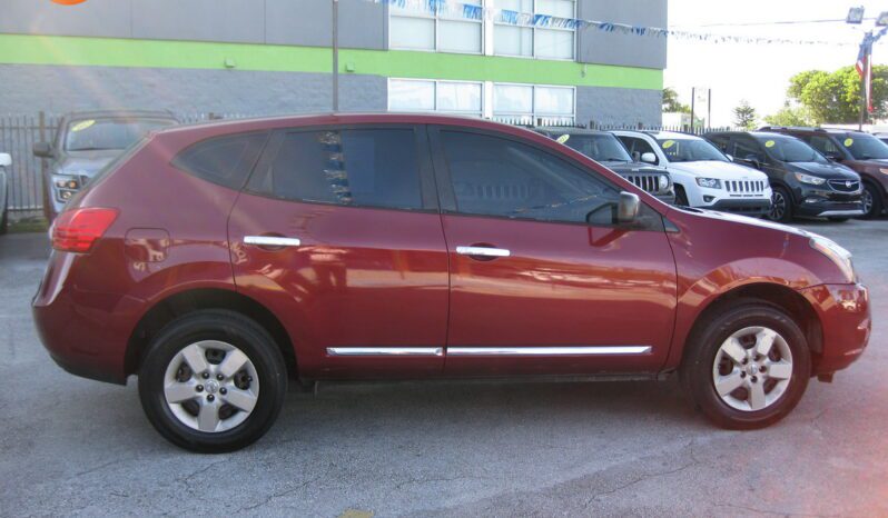 
								2014 Nissan Rogue Select S full									