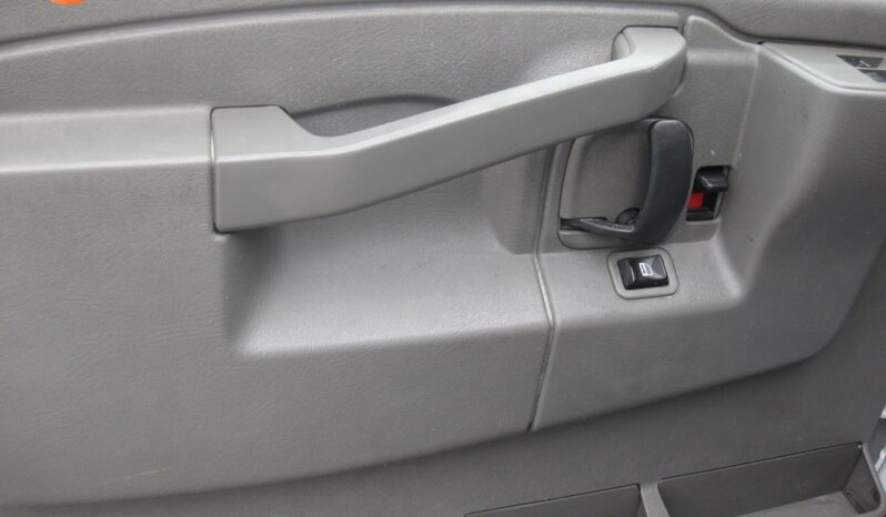 
								2018 Chevrolet Express 2500 full									