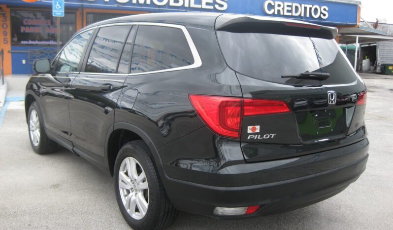 
								2016 Honda Pilot LX full									