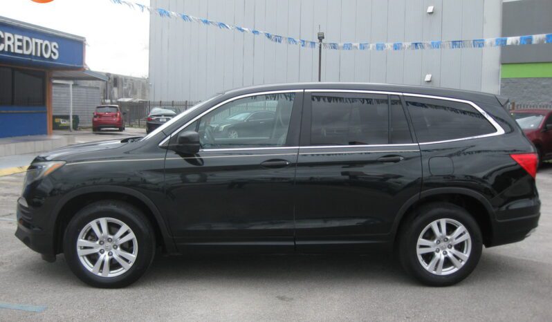 
								2016 Honda Pilot LX full									