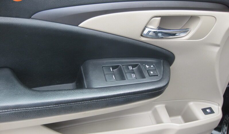 
								2016 Honda Pilot LX full									