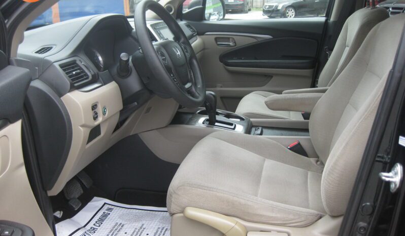 
								2016 Honda Pilot LX full									
