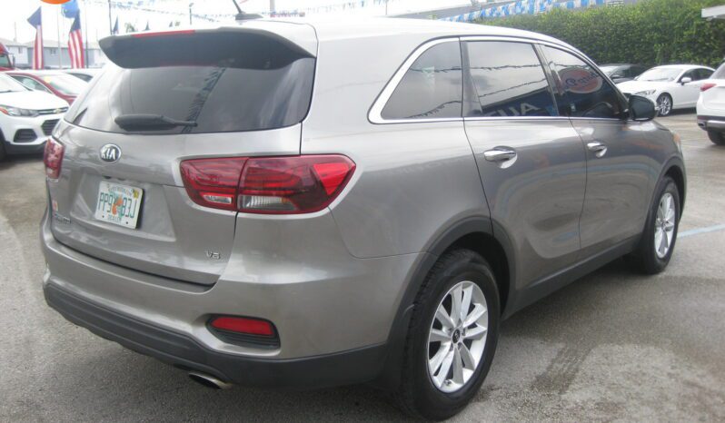 
								2019 Kia Sorento LX V6 full									