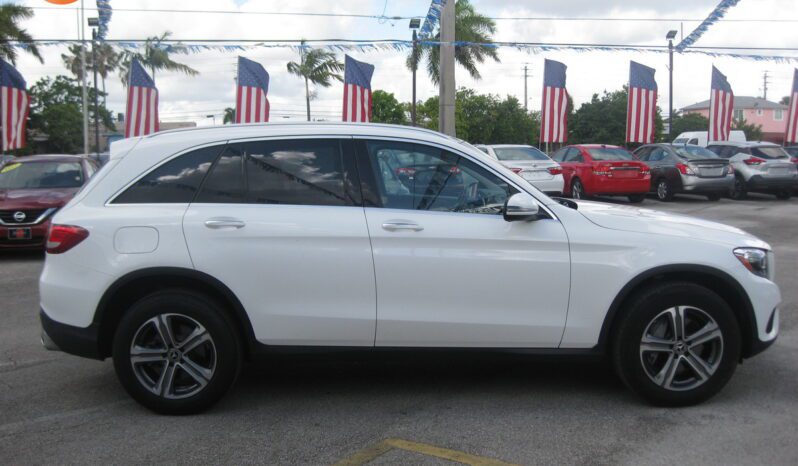 
								2019 Mercedes-Benz GLC 300 full									