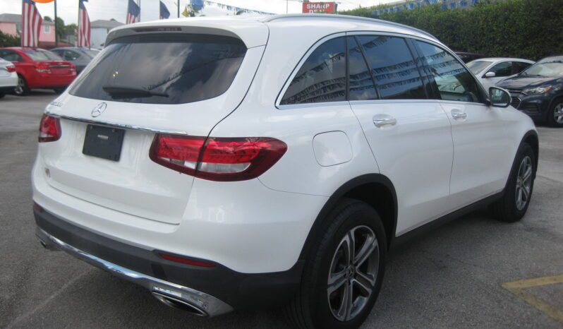
								2019 Mercedes-Benz GLC 300 full									