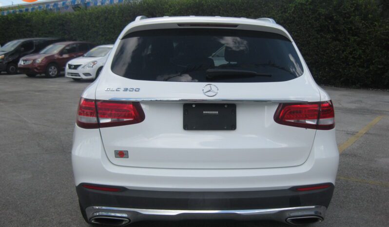
								2019 Mercedes-Benz GLC 300 full									