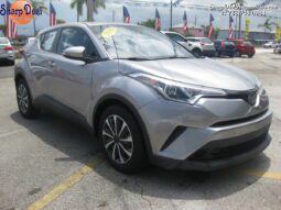 
										2019 Toyota C-HR LE full									