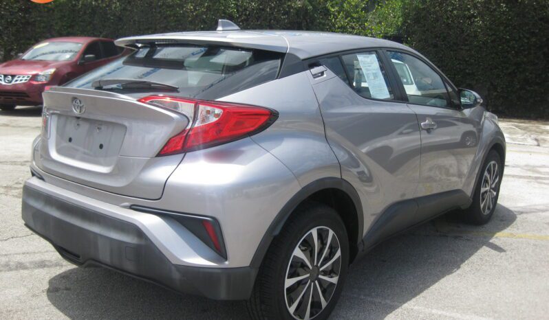 
								2019 Toyota C-HR LE full									