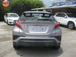 
										2019 Toyota C-HR LE full									