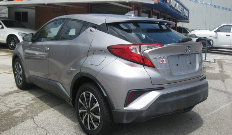 
								2019 Toyota C-HR LE full									