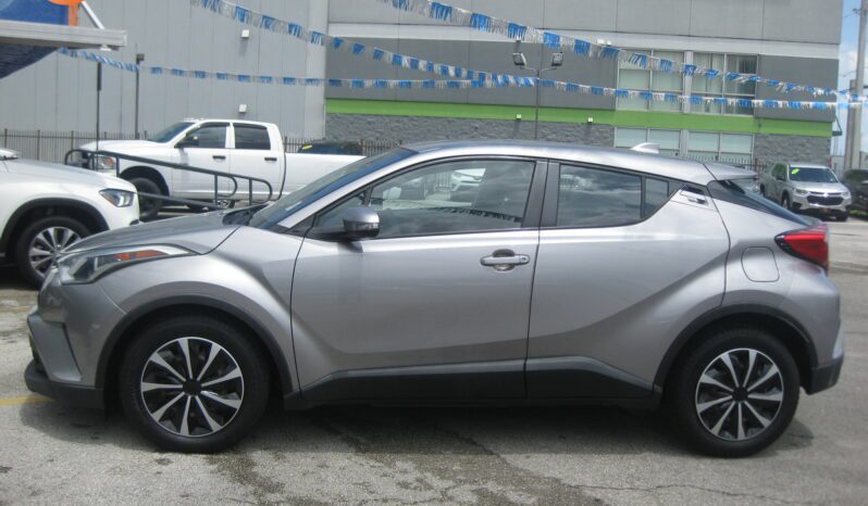 
								2019 Toyota C-HR LE full									