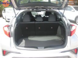 
										2019 Toyota C-HR LE full									