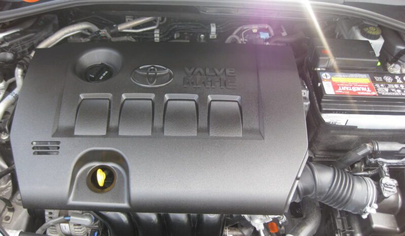 
								2019 Toyota C-HR LE full									