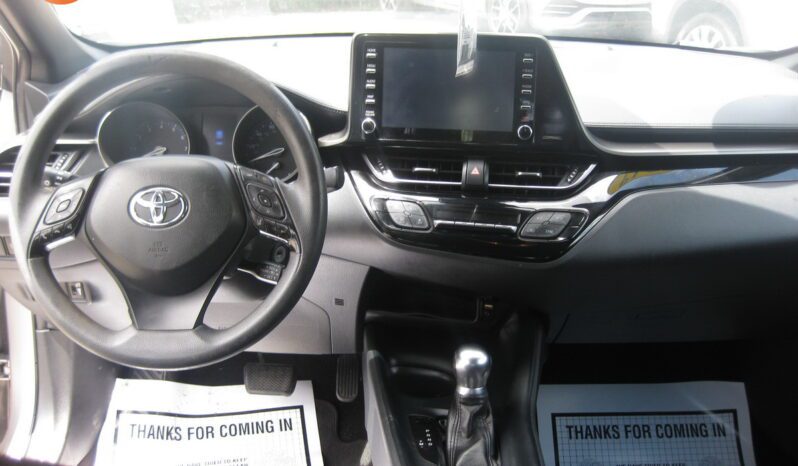 
								2019 Toyota C-HR LE full									