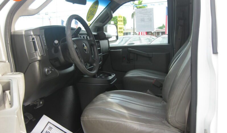 
								2020 GMC Savana 2500 full									